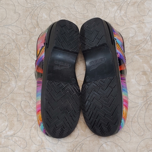 rainbow dansko